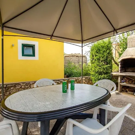 Apartment Lovely In With Barbecue *